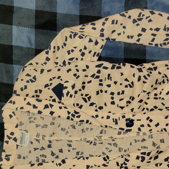 Vintage.  Made in USA. Millicent of California. 1 button blouse. Size 4 - Picture 8 of 12